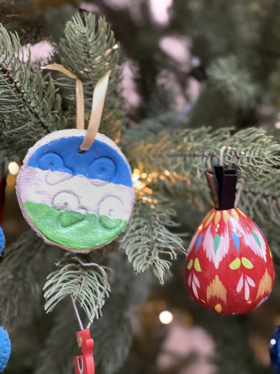 vinnynagaraj's tweet photo. A bit late to the #gcabo, but does this (the work of someone far more talented than I) count @UZAmbassador? Happy Christmas everyone! https://t.co/zndNO5YY02
