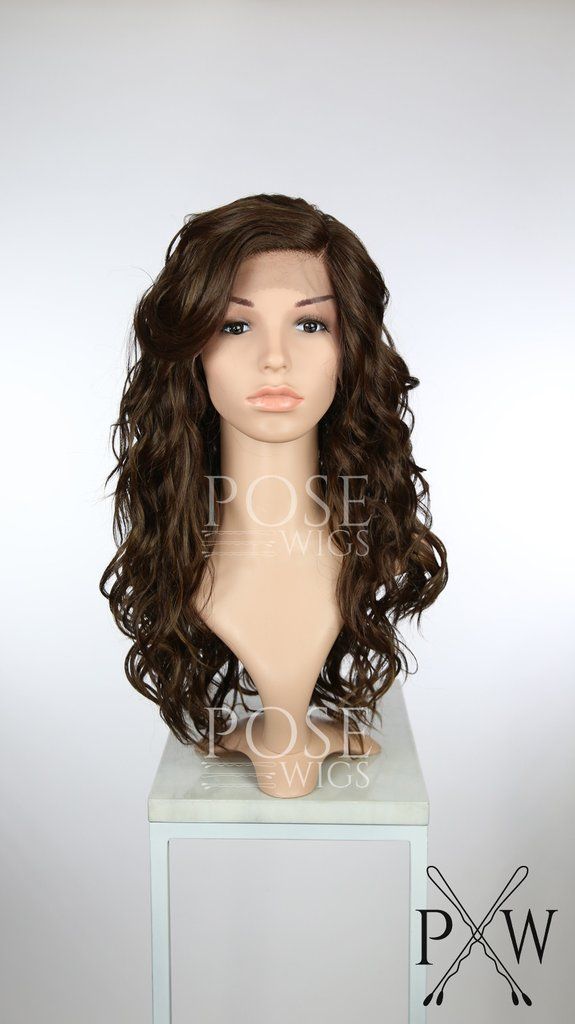 It's a #Festivus miracle! 🎁 Everything at #PoseWigs is on sale! Anyone planning a #seinfeld -inspired airing of grievances! Make sure you make up over a nice slice of fruitcake afterward 🍰 😆 Check out this rockin' #elainebenes hair. buff.ly/3nPj18g