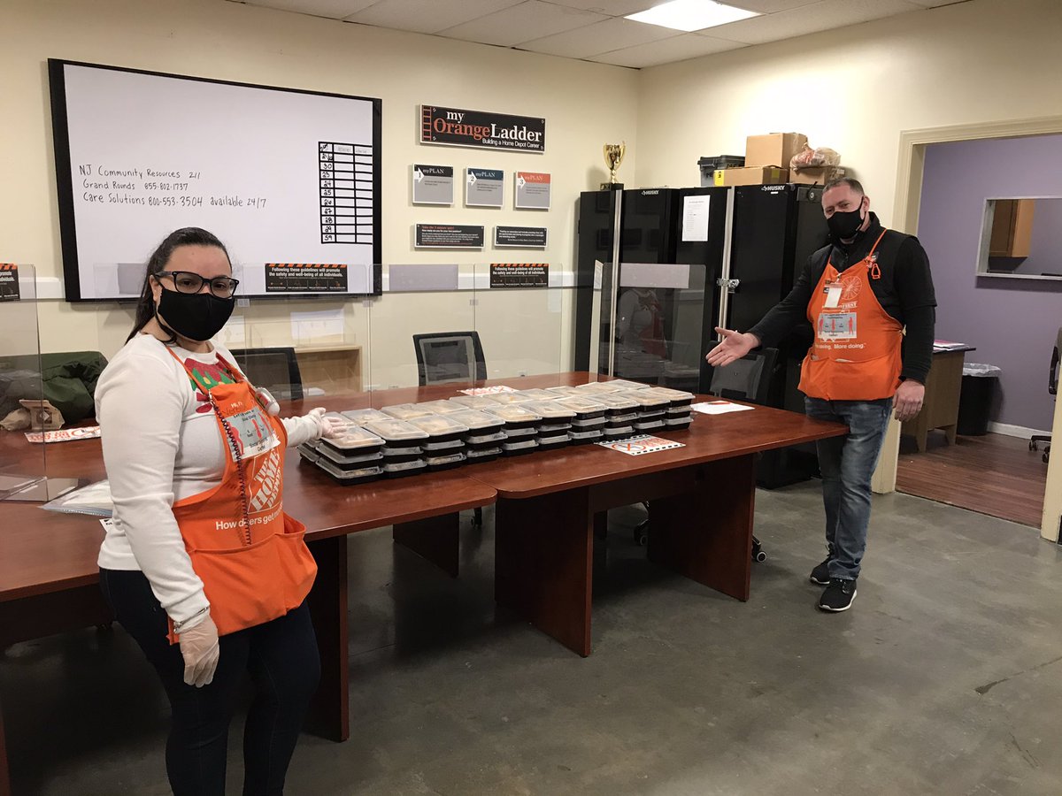 HDRD15HR (@hdrd15hr) on Twitter photo Caught <a href="/PassaicHD_0950/">Verenisse Chavez</a> and <a href="/RICHNYMETRO/">RICH MONTAGUE</a> giving out individual meals this week to the associates for lunch! Thank you for all that you do! @JahnJoyce Caught <a href="/PassaicHD_0950/">Verenisse Chavez</a> and <a href="/RICHNYMETRO/">RICH MONTAGUE</a> giving out individual meals this week to the associates for lunch! Thank you for all that you do! @JahnJoyce