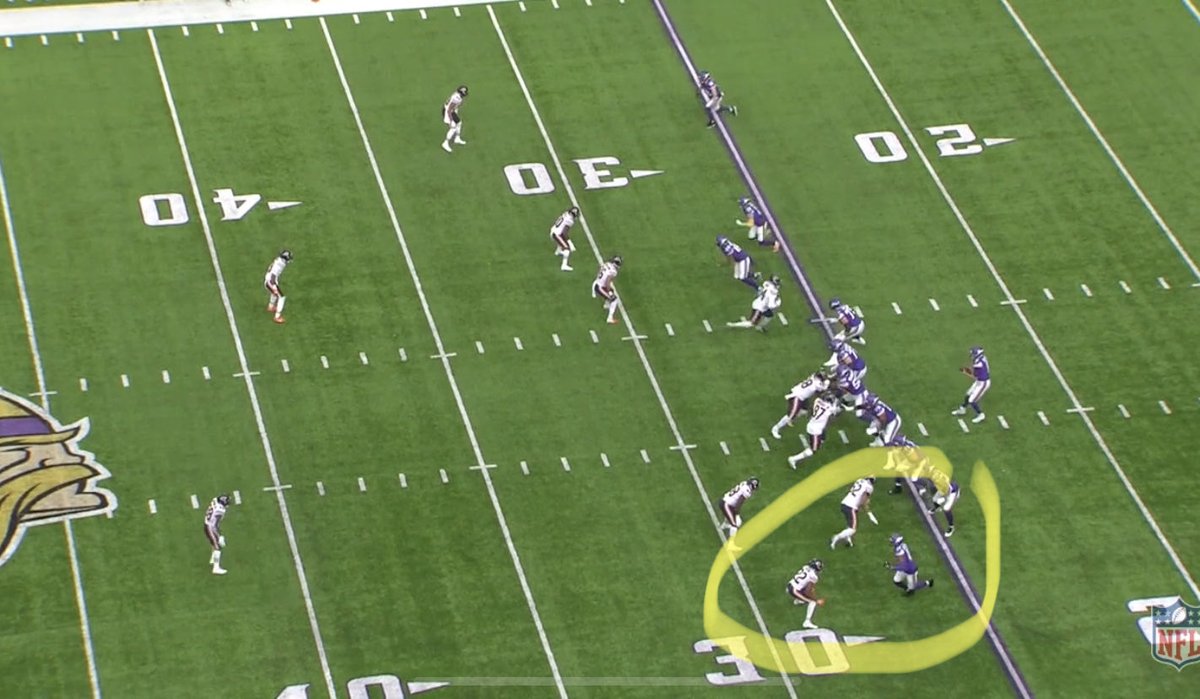 Again press man against a man having a historic R year. This time it’s a double move, Kindle step for step on Jefferson w the out and up cousins runs for a first