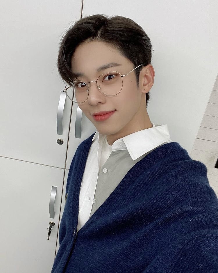 AB6IX_MXM_'s tweet photo. この時間にドンがインスタ載せてくれるのは少しでもヨンミン意識してくれてたらいいなって思う

そうだったら滝涙 https://t.co/qcN5C1nJi3