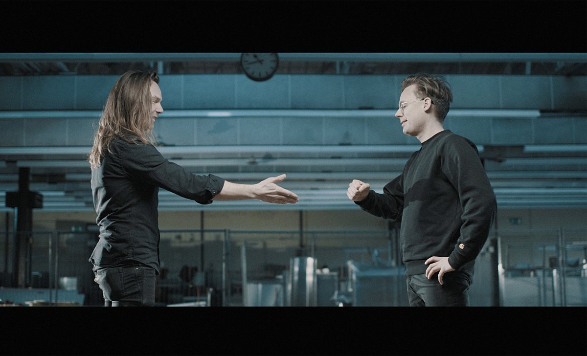 VOOR WIE BEN JIJ ER?

Anderhalve meter was niet eerder zo dichtbij.

Check de clip hier:
facebook.com/18223340913375…