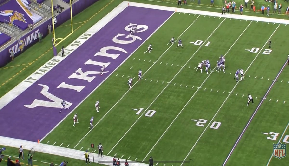 Here’s just a pic of shelley not covering his guy on inside which concerns me, bears get lucky Cousins goes other way or maybe shelley already saw it headed that way