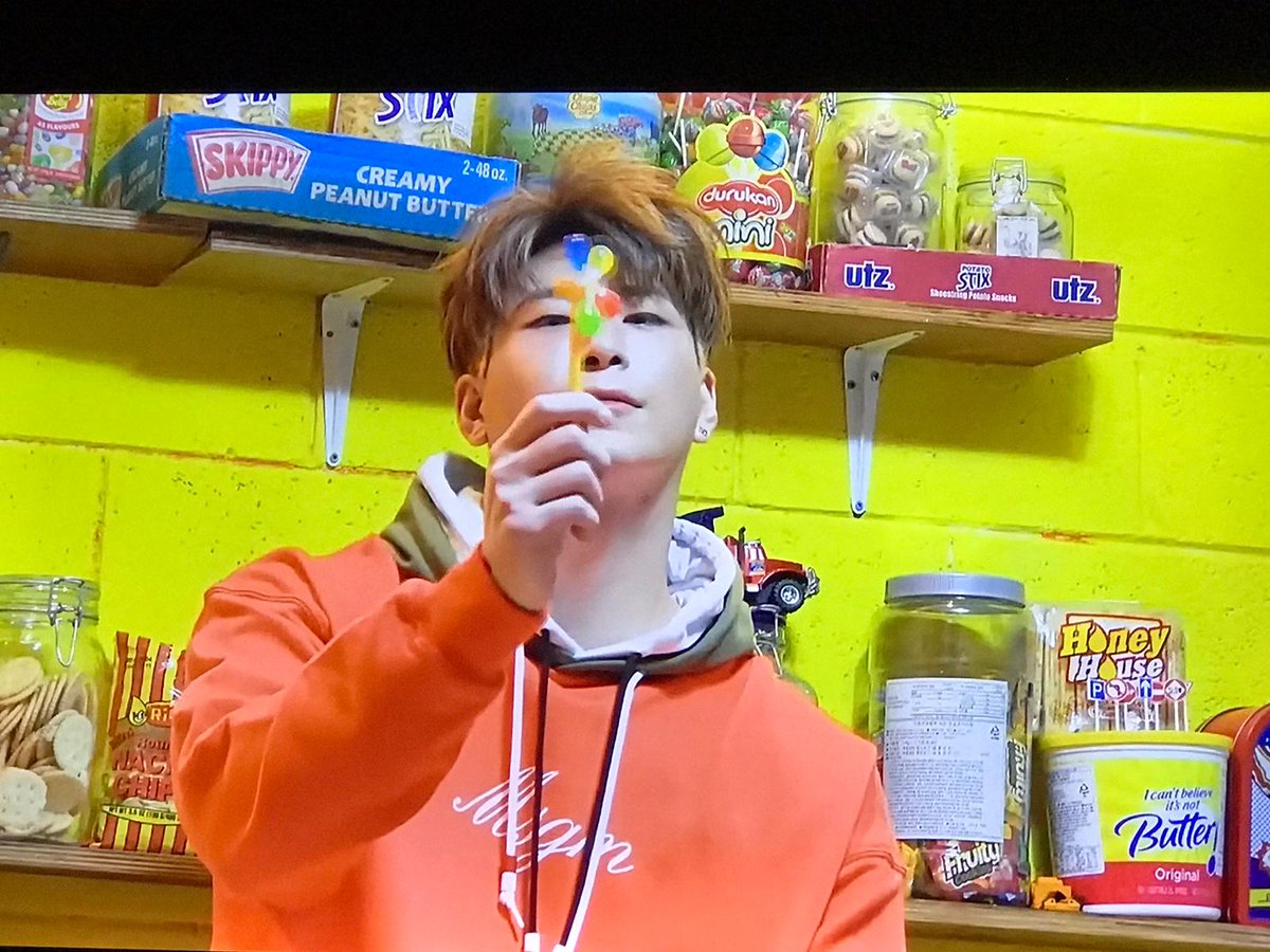 PamecmF's tweet photo. No me olvide de tu cumprendius bello lider❤😍 #stvan Feliz cumpleaños persona tan linda por dentro como por fuera💕 @twt_VAV @VAV_official @VavCash #VAV #VAMPZ  .Los amo infinitamente💜Espero hayas tenido un hermoso cumpleaños🤩 https://t.co/AFKX750unK