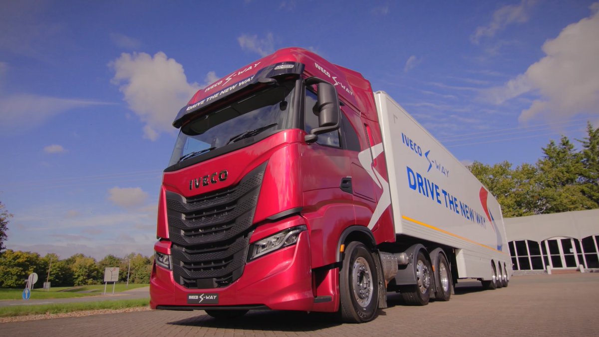 IVECOUK's tweet photo. The new IVECO S-WAY is a head-turner, but its design is functional too. Every line has been carefully penned to enable a drag coefficient 12% lower than its predecessor, boosting fuel efficiency by up to 4%. Discover more: https://t.co/Xb9TEJhQVS https://t.co/mGf0d9YoY7