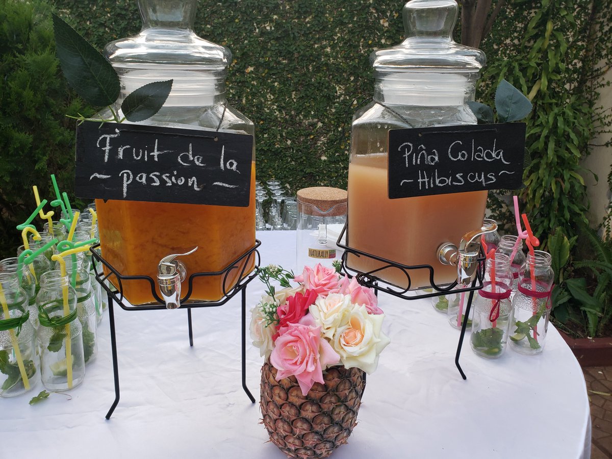 NaturalSyrup's tweet photo. @KiosaBarMobile notre service de bar mobile tres honoré de vous accompagner durant ces temps de fêtes.
Bar à jus naturel
Mocktail et cocktail créatifs
Tel/Whatsapp 655 91 94 04
#NaturallyGoodSyrup #MadeInCameroon #cocktail #mocktail #barmobile #bartender https://t.co/XI6CsUavEI