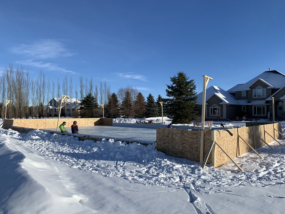 MoneyPuckSys's tweet photo. @DarrenDreger a little Christmas Eve skating just outside Red Deer, Alberta! https://t.co/7XUqSmYguz