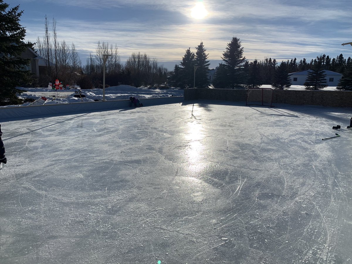 MoneyPuckSys's tweet photo. @DarrenDreger a little Christmas Eve skating just outside Red Deer, Alberta! https://t.co/7XUqSmYguz