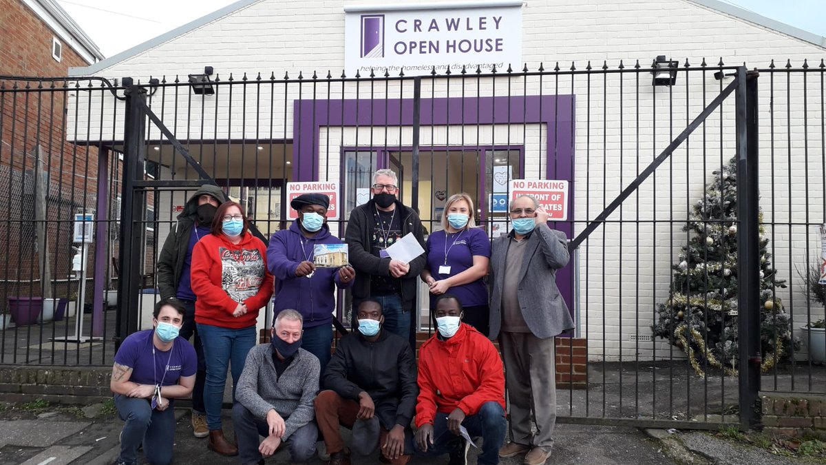 MkaCrawley's tweet photo. @MkaCrawley is always at the forefront at the time of need for our neighbours since looking after our community is part of our faith. Our small contribution on #ChristmasEve for @CrawleyOpenHse 
@HumanityFirstUK @UKMuslimYouth @Crawley_Obby @crawleybc @BBCSussex https://t.co/nQ2eKrEsw1