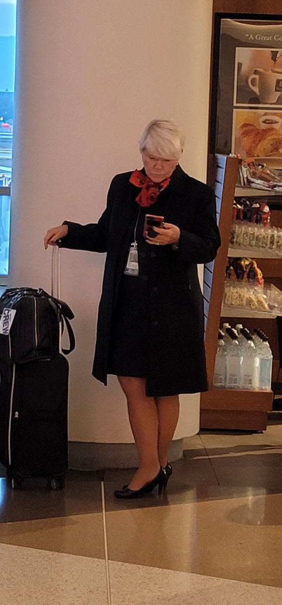 JimSharon42's tweet photo. Hey @NetJets  I guess your flight attendants don't have to wear masks in the SJC airport? Messaging matters, people’s safety matter.  Even if your flight attendants don’t believe the pandemic is real or that 326K Americans have died from it.   They should still follow the rules. https://t.co/YlVsBXJpzT