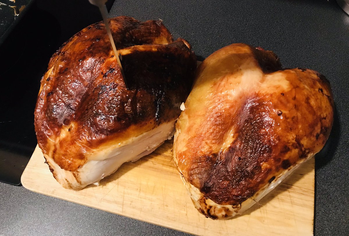 Jooles_Slater's tweet photo. Turkeys all ready for the racers dinners tomorrow 🐶 not forgetting their daily sides of cabbage &amp; carrots #spoiltdogs #racinggreyhounds #proracer #wespoilourracers #teambuckland #teamsupreme #assistanttrainerdoingthecooking https://t.co/piBdJtLTAw