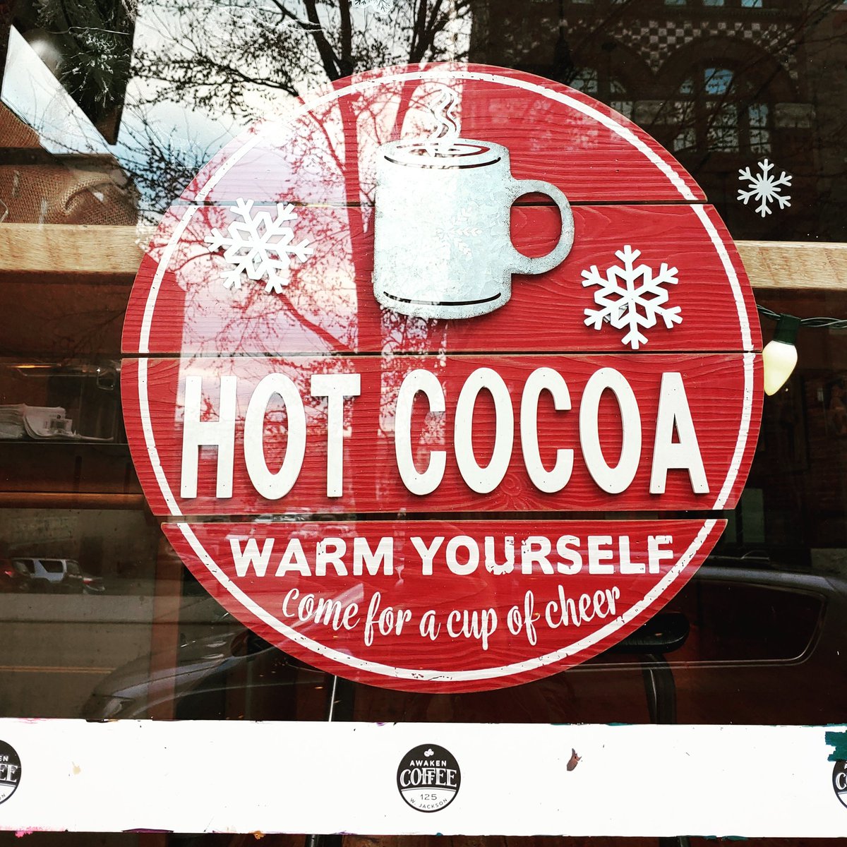 BluhenBotanical's tweet photo. #Hotchocolate is our fave winter beverage 🍫. Pairs well with our 🌿mint #cbdspray!
 💚🌿#bloomwithbluhen
💚 #CBD #hemp #cbdlife #hemplife #cannabis #bluhenbotanicals #hempstagram #hempflower #cbg #prerolls #CBDPets #cbdflower #hempwellness #cbdwellness #cbdlifestyle #cbdmovement https://t.co/gqhr2delyu