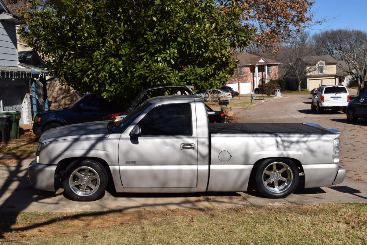 DavidRamirez45_'s tweet photo. Got my wheels jacked and my truck left on the floor acouple months ago but i found the guy and got them back today, i luv it. https://t.co/jbLFmZkf5P