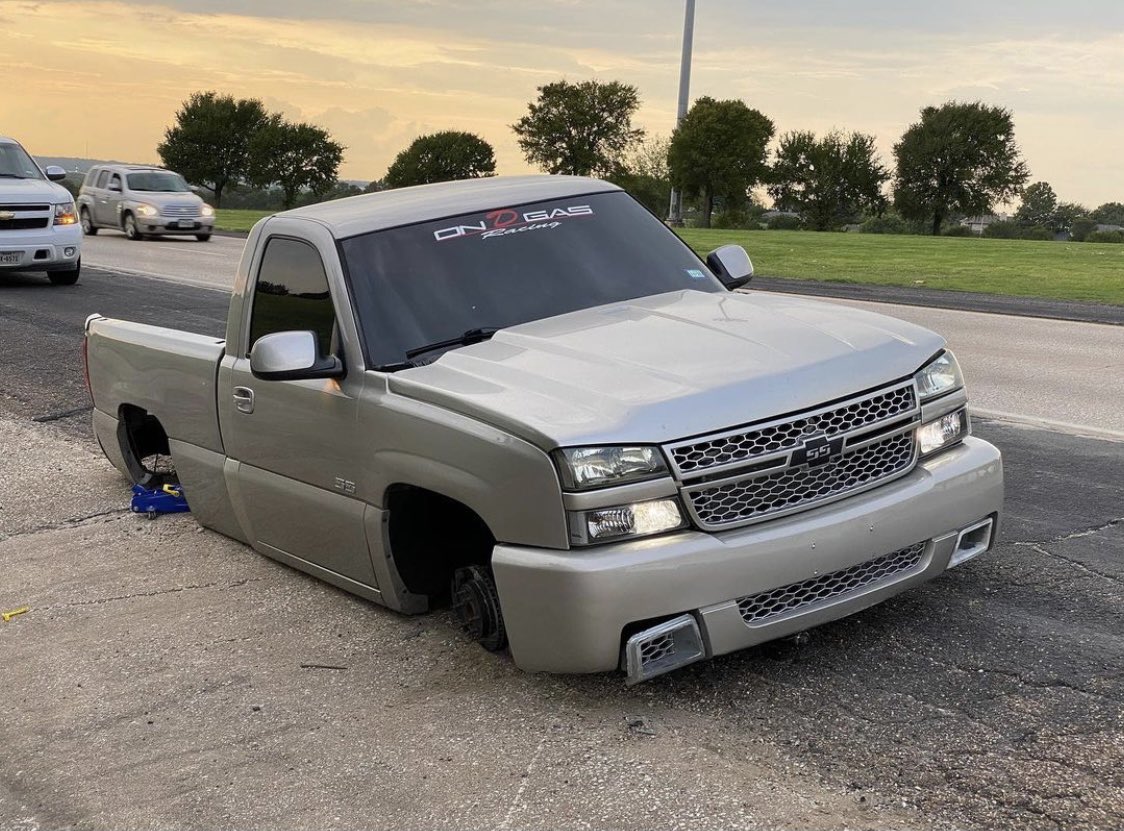 DavidRamirez45_'s tweet photo. Got my wheels jacked and my truck left on the floor acouple months ago but i found the guy and got them back today, i luv it. https://t.co/jbLFmZkf5P