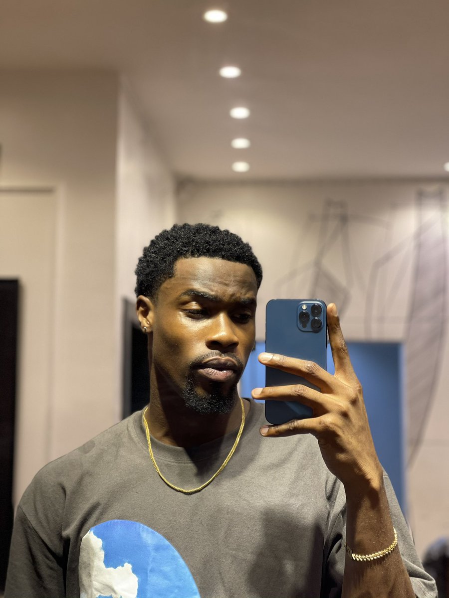 NeoAkpofure's tweet photo. Dem go talk say money no dey Lagos 💰🧨🚀 https://t.co/Ai5uNJEDiD