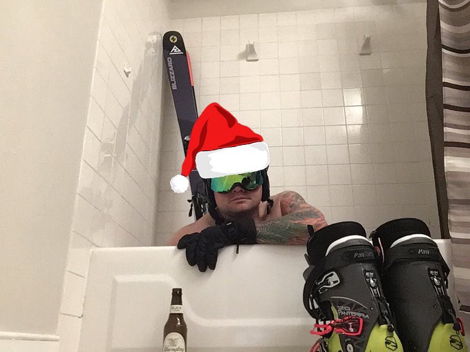 tech_rob's tweet photo. How it started, How its Going Xmas Edition thanks to @SkiRexMedia 😂 #virtualapres back when skiing was canceled😂 https://t.co/F4iYw7zVAX