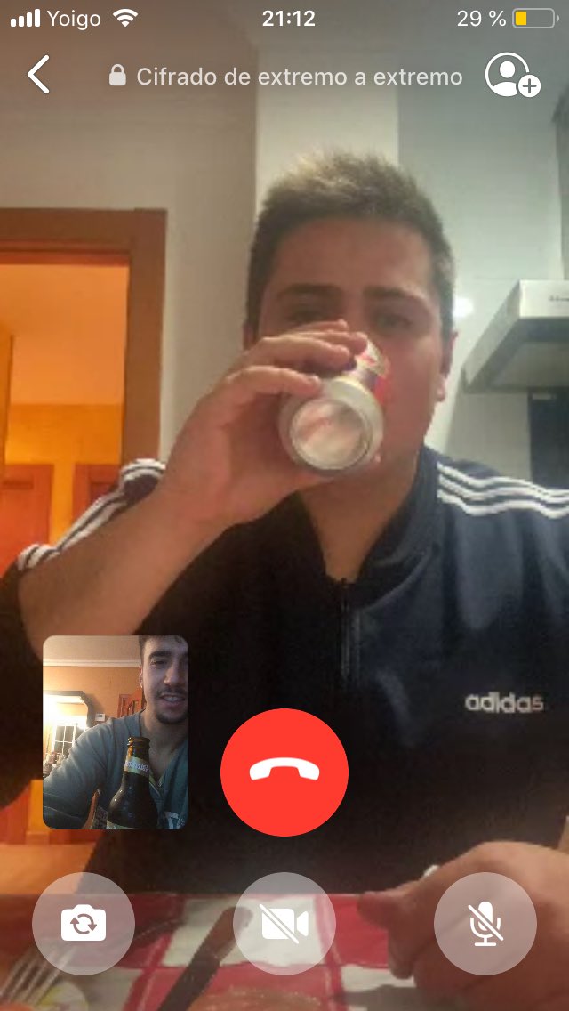 daniromerog28's tweet photo. Una Navidad diferente, pero siempre en buena compañía @carre972 ❤️🦠🦠❤️ https://t.co/WOahVAOrs7