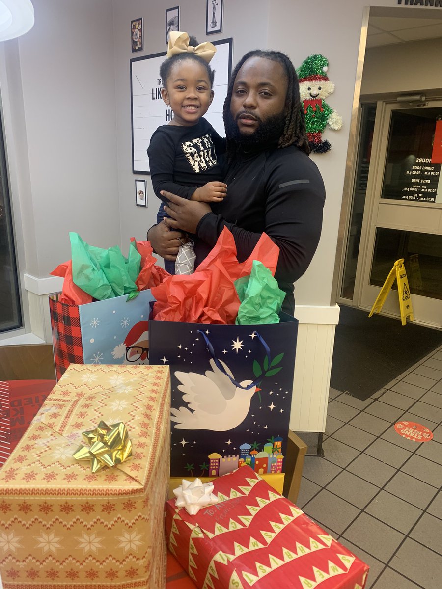 LOTTERY_PICK3's tweet photo. First Christmas 🎄 toy 🧸 drive was a success Ma dukes was rocking with me as usual glad I was able to bless 4 kids! This made my Christmas💪🏿💯 https://t.co/dxXl4jP0SP