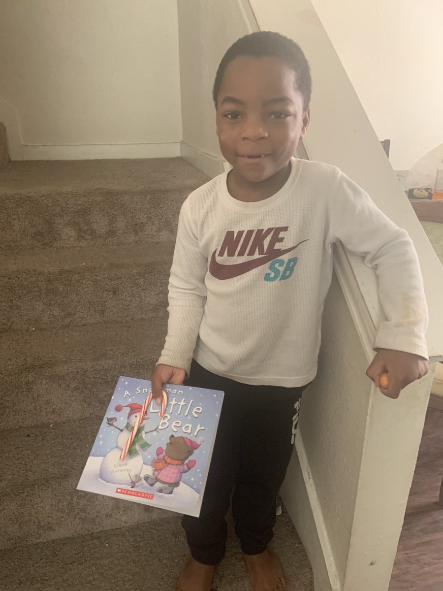 BrendellaChavis's tweet photo. Sent the day delivering some gift to some very special Kinder scholars ⁦@HighlandHtsES⁩ ⁦@MsWagner14⁩ ⁦@jJohnFlowers⁩ ⁦⁦@BTW_WRS⁩ https://t.co/S9xF4vEoov