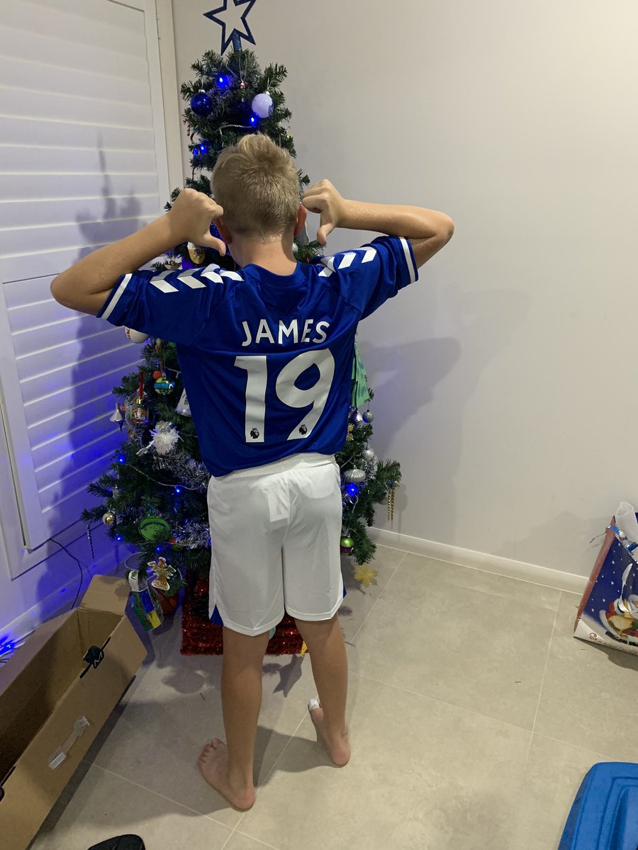 WayneJones09's tweet photo. @jamesdrodriguez Merry Christmas from Australia 🇦🇺 https://t.co/0Gqn2TkMxA