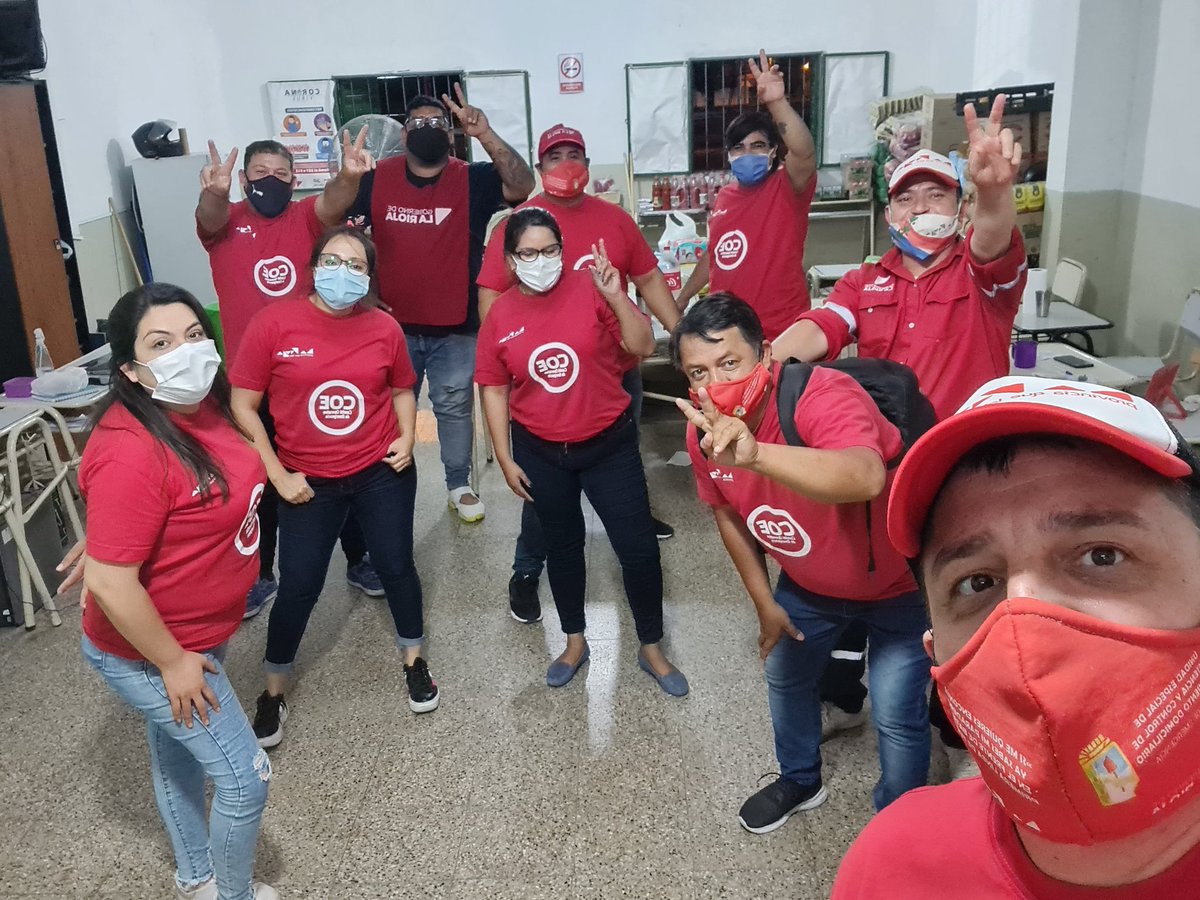 MarceIrunga's tweet photo. Mientras no me saques este equipo mándame las batallas que quieras!
Otra vez magia para tratar de hacer más pasadera una fiesta tan sentida
Gracias @QuintelaRicardo y @amolinalarioja por estar para todos!
Muy feliz de estar en la calle para los demás... el oído en el pueblo https://t.co/b8gPOnyFwv