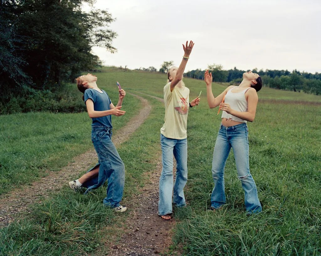 googleearthluvr's tweet photo. justine kurland’s “girl pictures” 1997-2002 https://t.co/LgNo2ip9YZ