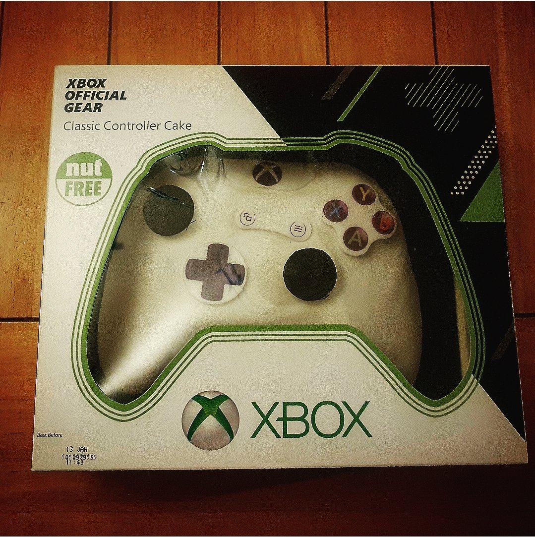 GroveFX_'s tweet photo. The other half knows me well, fair play to her coming in with the @Xbox Birthday cake! 🎮💪🏻😂
#Xbox #XboxCake https://t.co/mDWvLcuxtg