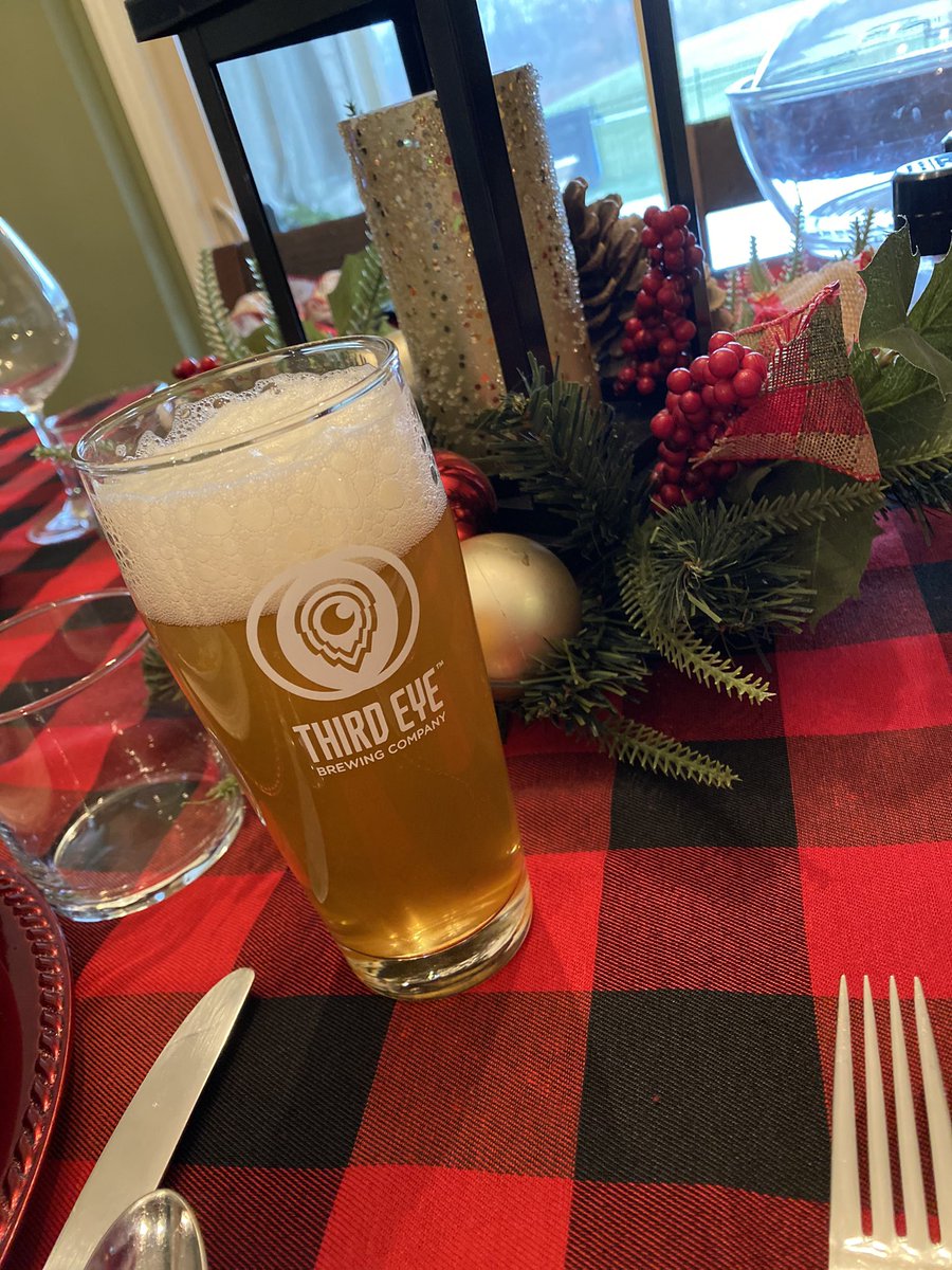 suedolan's tweet photo. Celebrating in style with @ThirdEyeBrew #tistheseason #cheers https://t.co/BIsw5162qA