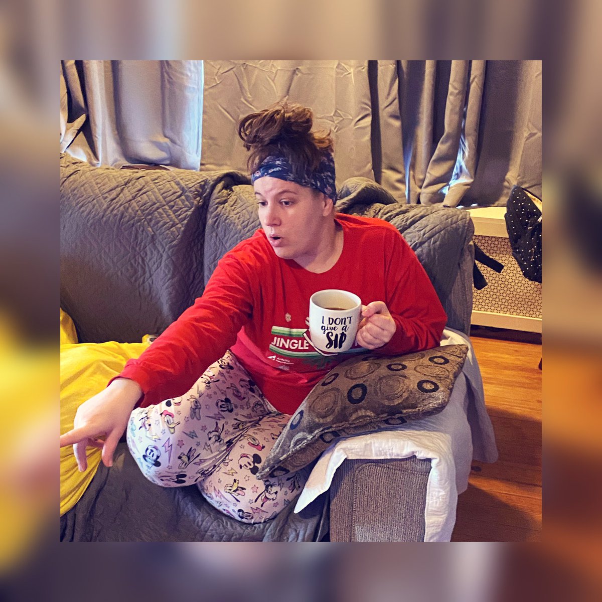 TIHIPodcast's tweet image. The progression of Christmas morning as a mom. #justpracticing