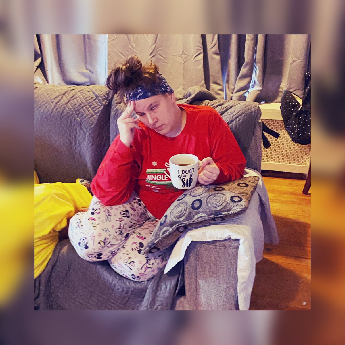 TIHIPodcast's tweet image. The progression of Christmas morning as a mom. #justpracticing