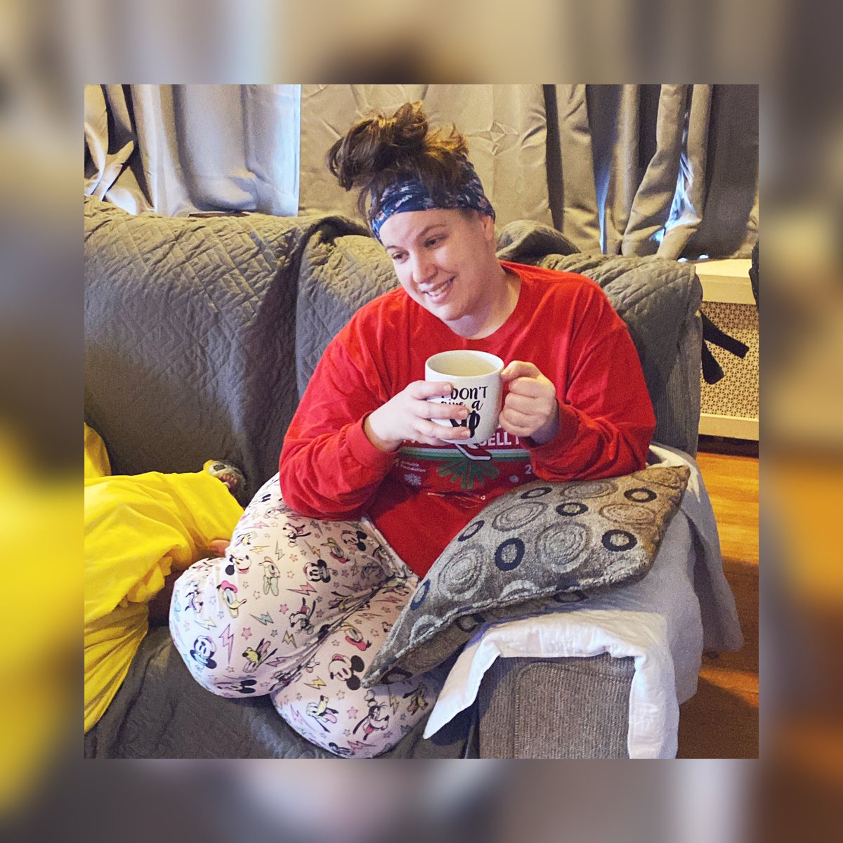 TIHIPodcast's tweet image. The progression of Christmas morning as a mom. #justpracticing