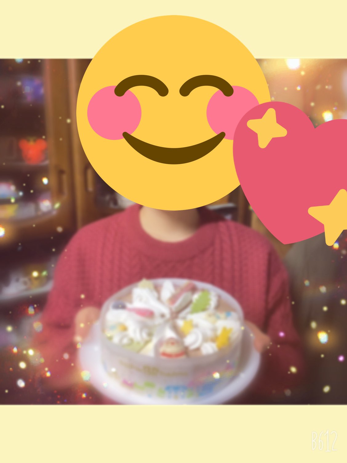 ジャニーズ大好き クリスマスイブはサーティーワンアイスケーキ 山田涼介くん山ちゃんの笑顔には勝てんね 真似してみた 赤セーターはお母さんに買ってもらった お母さんに写真撮って貰った