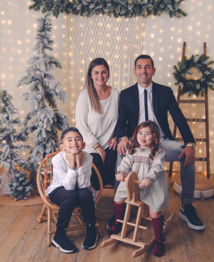 Os deseamos Felices Fiestas a todos. A disfrutar de la familia que es nuestro tesoro más grande.Cuidaros mucho familia!!!😘🎄🙏🤜🤛👏🤙💪