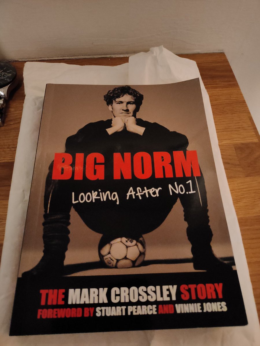 MemoryBox_Weds's tweet image. Thanks @bignorms for the signed book. It went down a treat. Merry Christmas to you and the family.