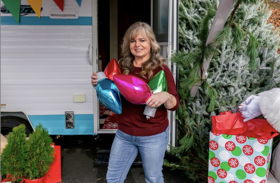 mirandacreative's tweet image. Charlene's favorite color is Holiday Sparkle! ❤️✨

#MirandaCreative #love #holiday2020 #HappyCampers2020