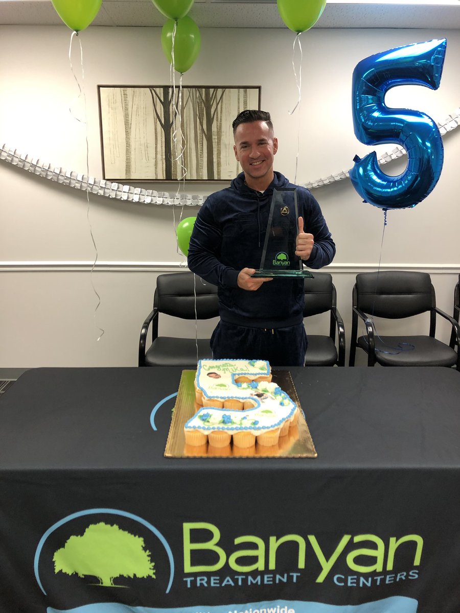 ItsTheSituation's tweet photo. Today I am 5 years clean &amp; Sober!! The best view comes from the hardest climb #proud https://t.co/BOxFCnfFOb