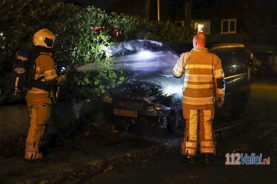 Auto in brand op de Dahliastraat in #Amersfoort. 112Vallei.