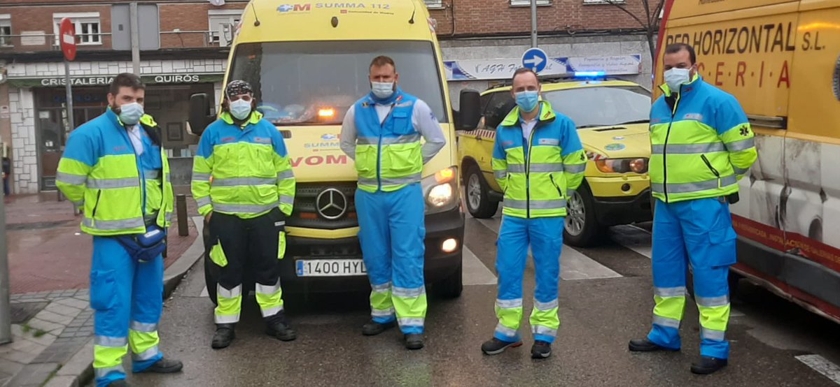 JLPerezOlmo's tweet photo. Feliz Navidad para todos mis compañeros del #SUMMA112. Gracias por vuestro trabajo y por aliviar el sufrimiento cuando las lágrimas afloran en un día tan especial. Así lo hemos vivido y compartido en algún que otro hogar a lo largo del día. Buena guardia! https://t.co/O8qgRoj5OJ