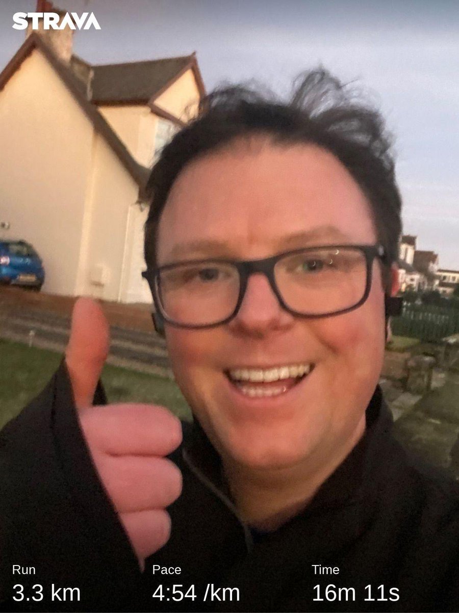 robmurray11's tweet photo. Last run before Santa! #missionmurray #fatmanrunning #ukrunchat #Christmas #christmaseve https://t.co/mHgfPkJMoy