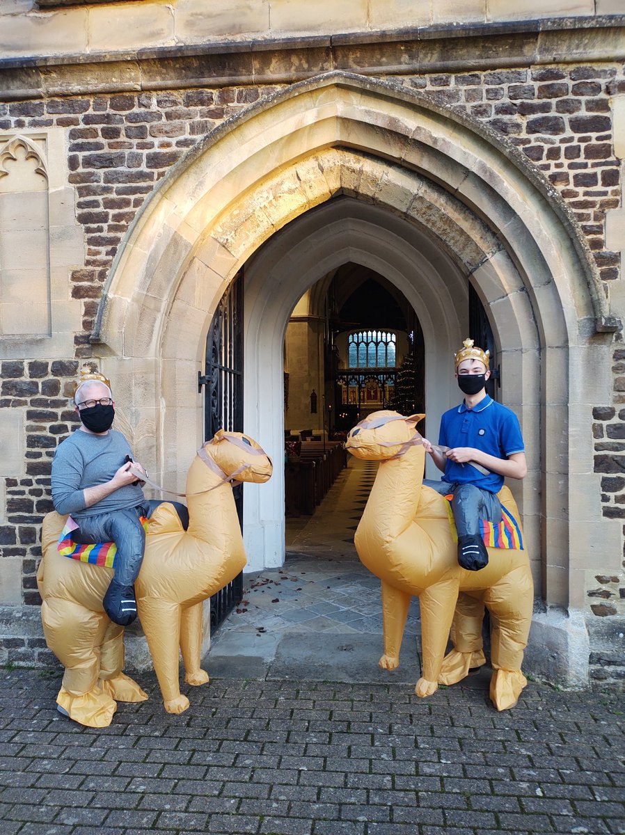 TotallyLocal_LB's tweet image. All Saints Church Leighton Buzzard #Christmas Eve Nativity 2020 - brightening up our lives in a socially distanced way 🐫
Merry Christmas everyone! 🎅🎄❤️
@BigBadBee @RevCate
