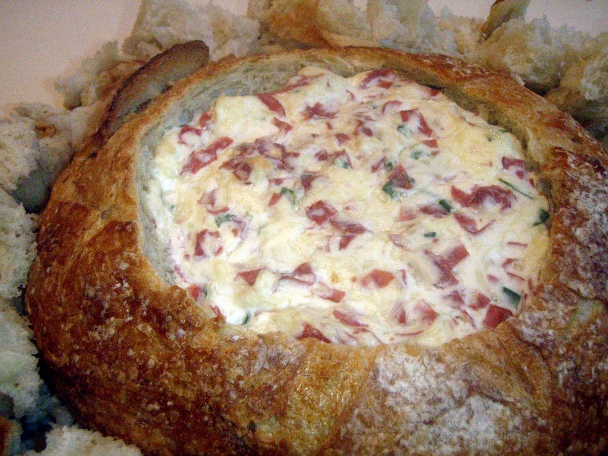 CarlMudgeon's tweet photo. I’m looking forward to the day I can share a dried beef dip in a bread bowl with some friends. https://t.co/MGDU1BsUr8