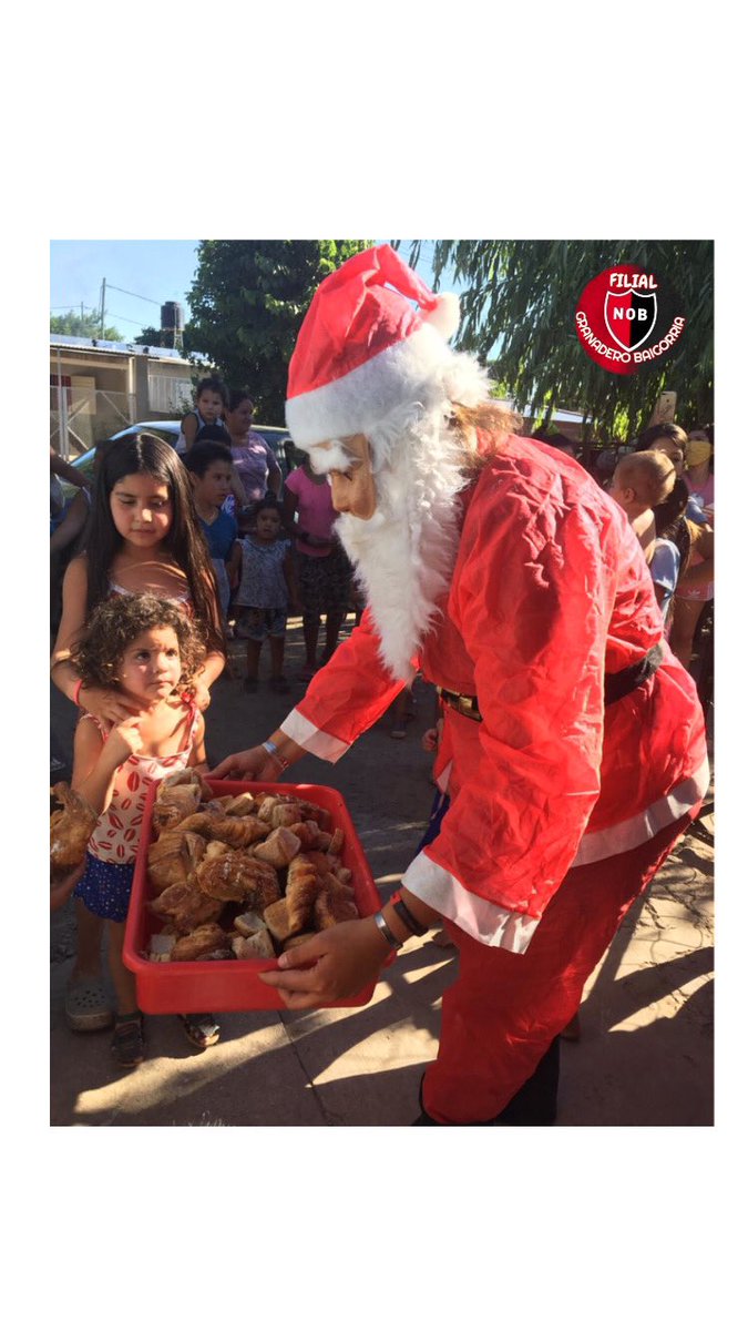filialbaigorria's tweet photo. 🔴MERIENDA NAVIDEÑA  POPULAR Y COLOSAL⚫23/12 se realizó una nueva jornada en "copa de leche las del indú" dónde se entregó regalitos y una rica merienda para los chic@s víspera a navidad  también se repartio por las calles de nuestra ciudad , queremos agradecer a cada integrante https://t.co/1txGlJIrYO