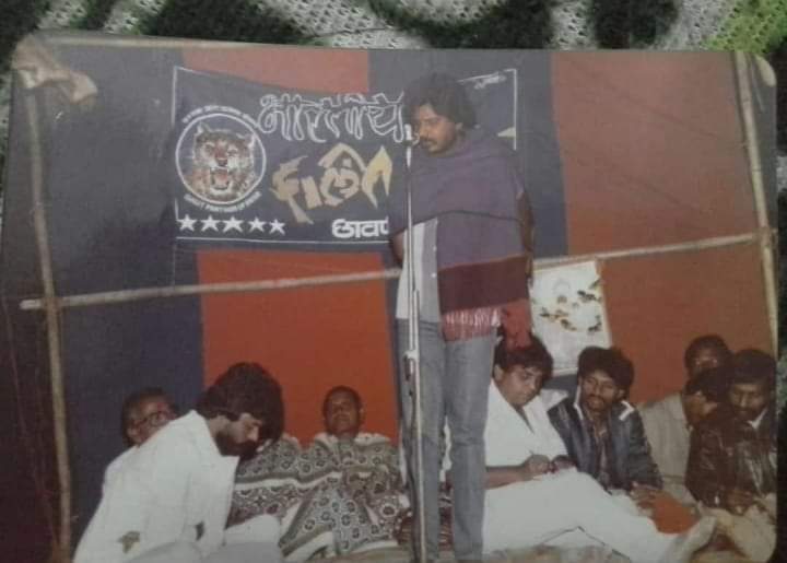 RpiVoice's tweet photo. दलितों पर देश भर में हो रहे अत्याचार के ख़िलाफ़ 9 जुलाई 1972 में दलित पैंथर की स्थापना हुई। जिसका नेतृत्व बहुजन नायक @RamdasAthawale जी ने किया। 
जिसके बाद पूरे देश मे दलितों और अल्पसख्यकों के खिलाफ हो रहे अत्याचार के खिलाफ बुलंद आवाज उठाई गई।

#HappyBirthdayRamdasAthawale https://t.co/clVhb4DCJA