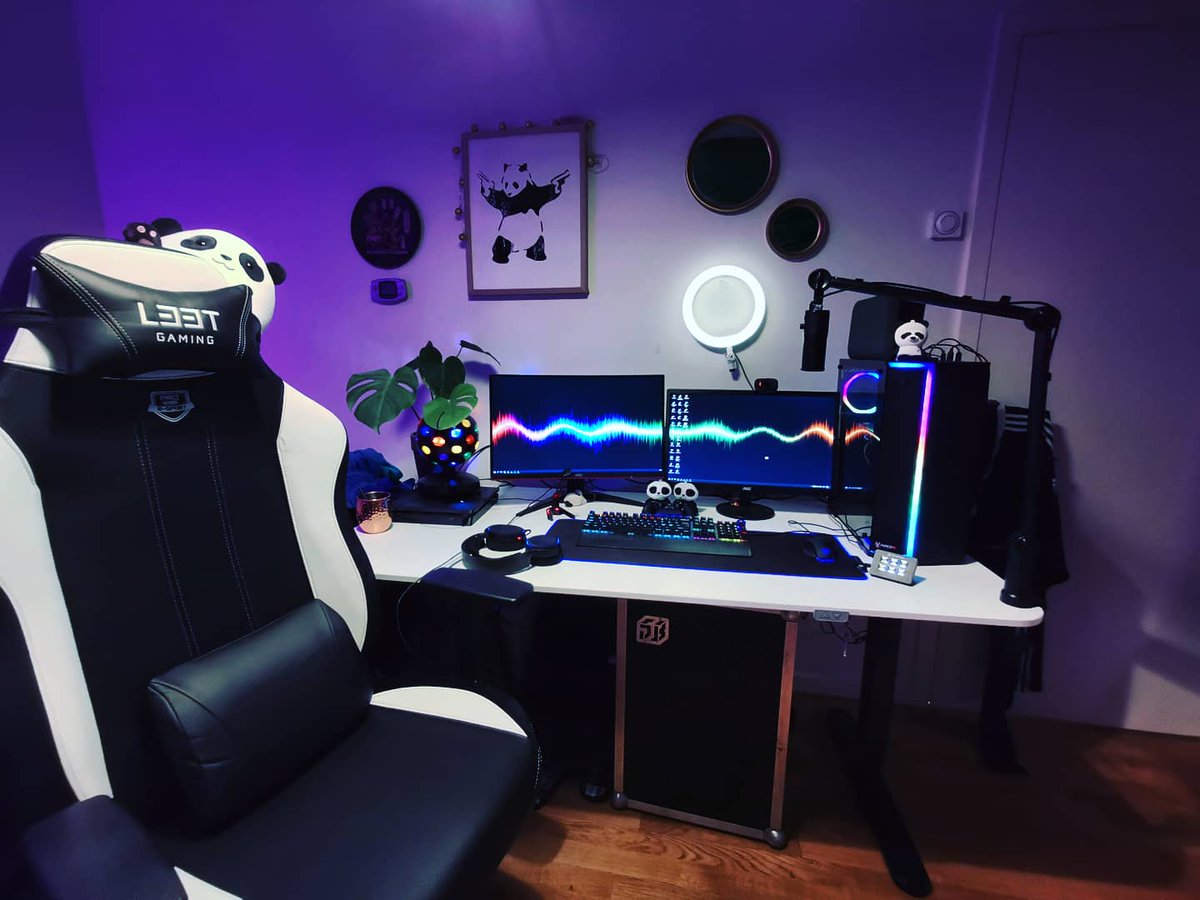 WillyBroown's tweet photo. Update from here!
Setup is lit, twitch is growing, instagram growing and I've made a YouTube channel 😁 2021 is gonna be amazing 😍 Merry Christmas everyone https://t.co/qyRiNPN6va
