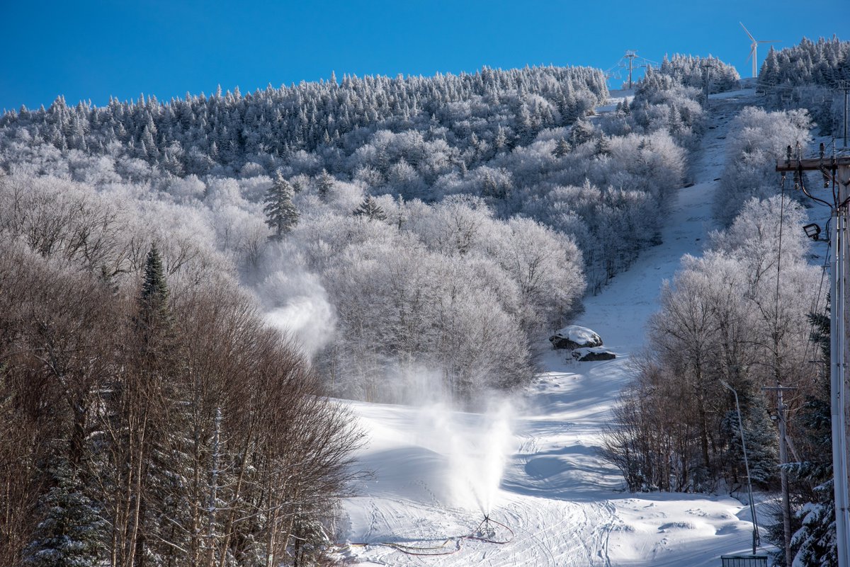 Despite the fun snow out there today and our confidence in a great upcoming weekend, tomorrow is not looking so great. So we’ve made the difficult decision to suspend lift operations tomorrow 12/25 for 2 main reasons: snow preservation and for the sake of our staff, of course!