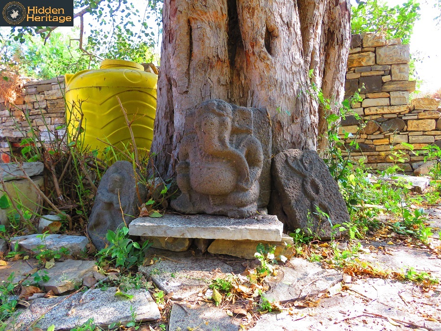 Maruturu,  #Kalaburagi, also has a fortified structure. Interesting place, unfortunately an ascetic who lives within was away when I visited. Perhaps he could have shared some stories. Place reminded me of a Maratha structure.  #Karnatakatrail