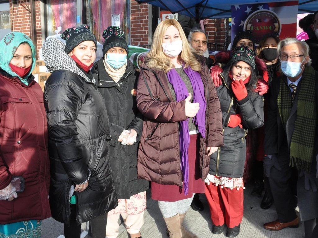 AmberAdlerNYC's tweet photo. Enjoyed a meaningful afternoon passing out #toys 🎁 to children with #PASWO. Thank you Atia Shahnaz and team PASWO for all your hard work for the community. 

All 📸 photo credit to Manzoor Hussain, Dunya International. https://t.co/aNlO2Vk06U