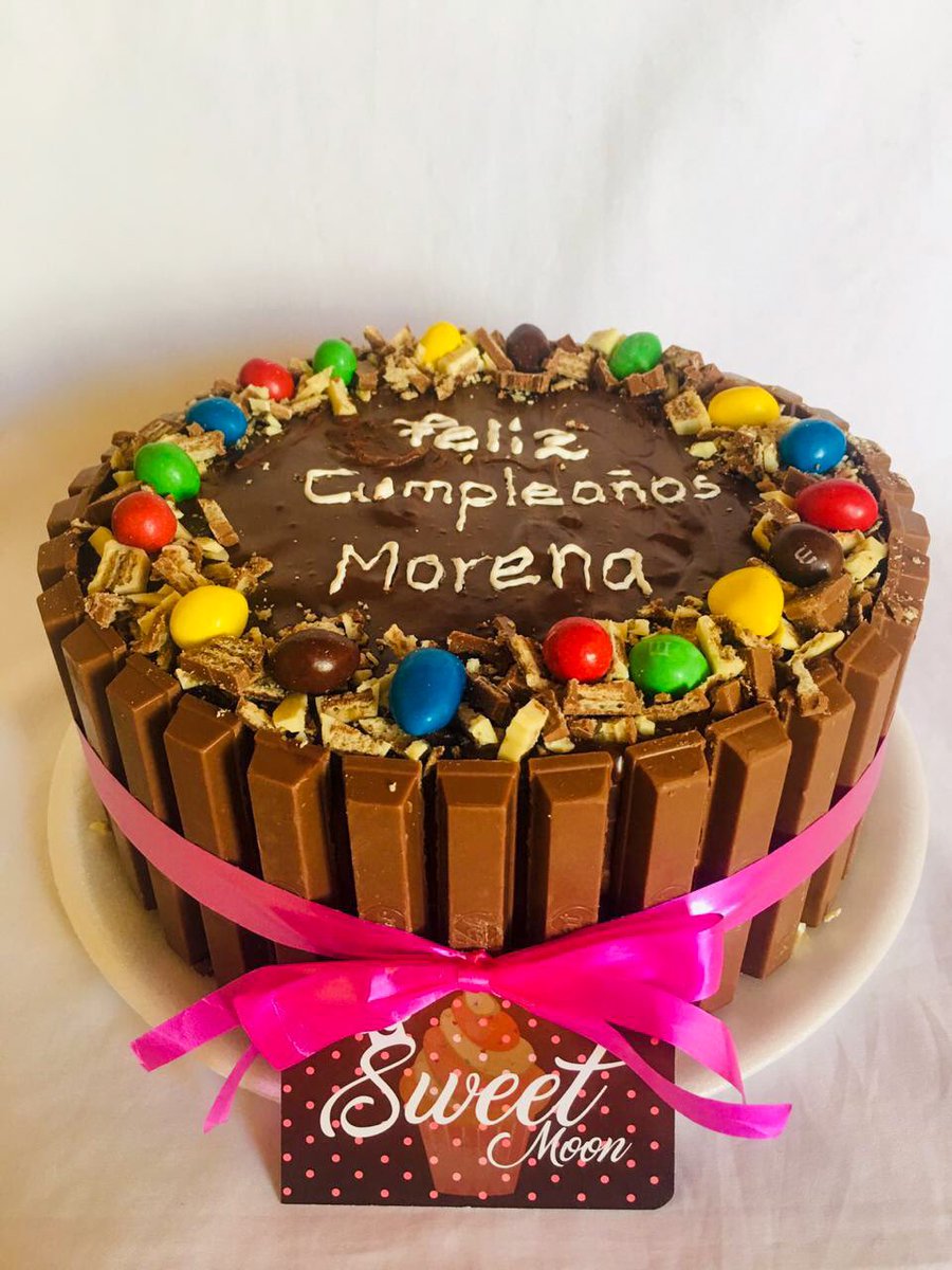 sweetmoonuio's tweet photo. Deliciosa Torta kitkat 👌😋🍫🎄
Disfruta de nuestras tortas en estas fiestas de navidad y fin de año
📝 ¡Agenda tu pedido con 2 días de anticipación!  
📱 0995088723
🛵 Servicio A Domicilio #quito #tortas #Navidad https://t.co/P6I10cUfMO