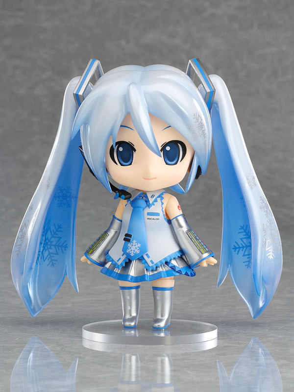 also from 2010, heres the snow miku nendoroid! she was basically a recolor of mikus original outfit back then LMAO