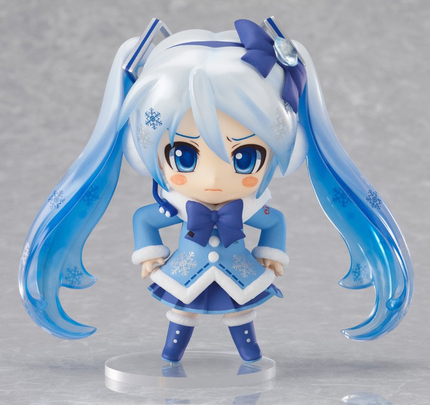 now we have snow miku 2012! this is where the designs start to get interesting! shes one of my personal favorite snow mikus!!